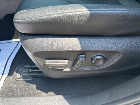 Used 2024 Toyota Highlander XLE image 20