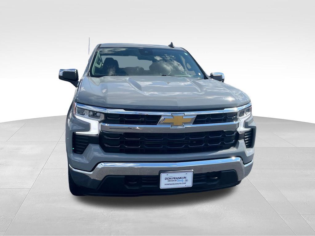 Used 2024 Chevrolet Silverado 1500 LT AWD/4WD image 8