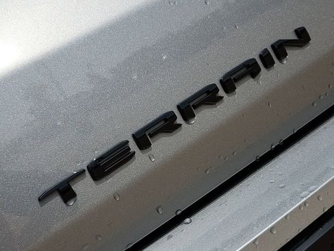 Used 2024 GMC Terrain SLT w/ Tech Package image 15