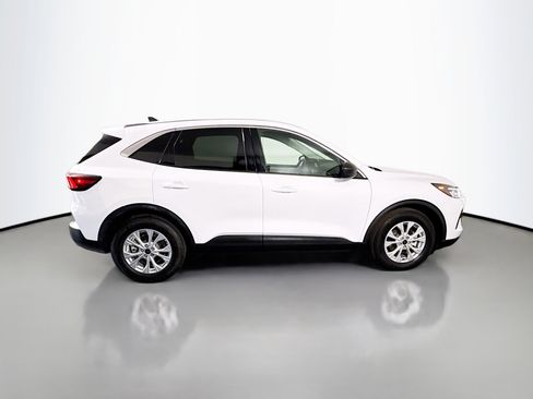 Used 2023 Ford Escape Active image 11