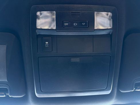 Used 2016 Toyota Tacoma TRD Sport image 7