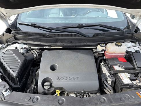 Used 2022 Buick Enclave Essence image 12