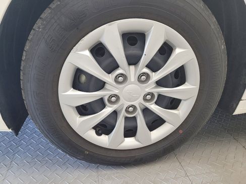 Used 2023 Kia Forte LX FWD image 31