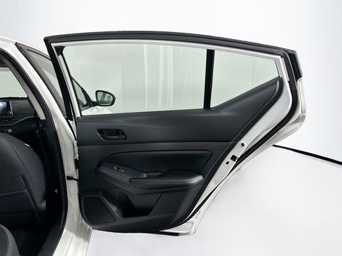 Used 2025 Nissan Altima 2.5 SV image 27