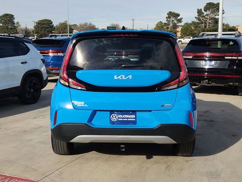 Used 2024 Kia Soul EX image 6