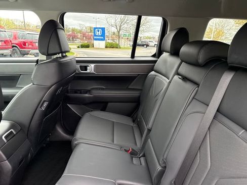 Used 2025 Hyundai Santa Fe SEL AWD/4WD image 19