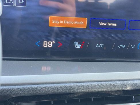 New 2026 Chevrolet Traverse LT w/ Driver Confidence Package image 32