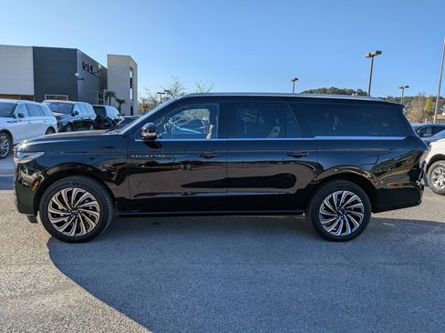 Certified 2025 Lincoln Navigator L Black Label image 8