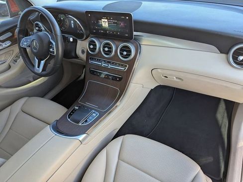 Used 2022 Mercedes-Benz GLC 300 4MATIC image 12