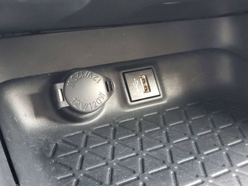 Used 2024 Toyota RAV4 XLE FWD image 29