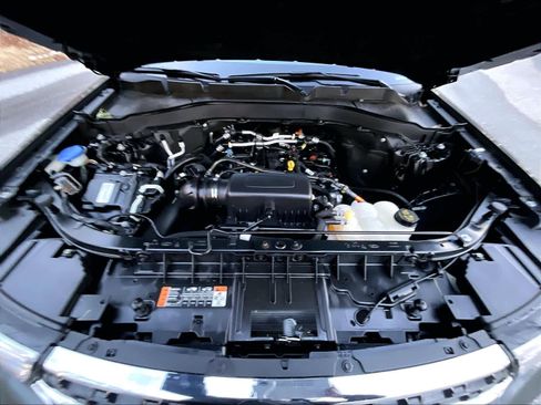 Used 2024 Ford Explorer XLT image 43