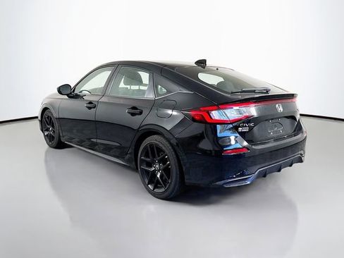Used 2025 Honda Civic Sport image 4