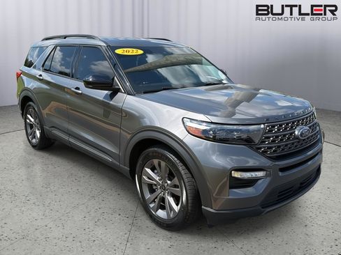 Used 2022 Ford Explorer XLT w/ Equipment Group 202A RWD image 8