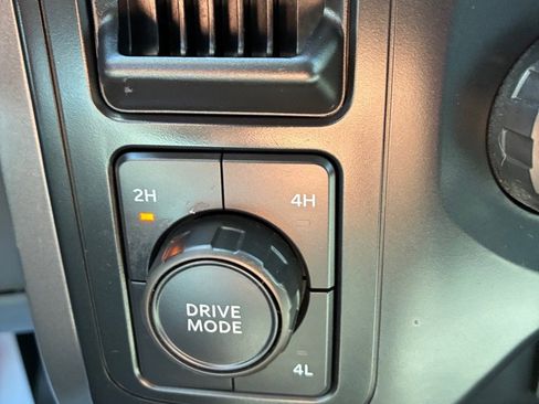 Used 2023 Ford F150 XLT AWD/4WD image 40