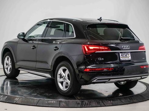 Used 2023 Audi Q5 2.0T Premium w/ Convenience Package image 2