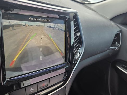 Used 2019 Jeep Cherokee Limited image 21