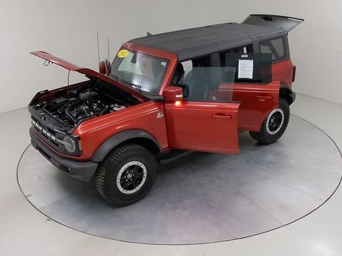 Certified 2023 Ford Bronco Outer Banks w/ Sasquatch Package AWD/4WD image 55