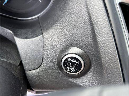 Used 2018 Ford Focus Titanium w/ Titanium Technology Package FWD image 29