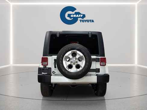 Used 2014 Jeep Wrangler Unlimited Sahara w/ Connectivity Group AWD/4WD image 6