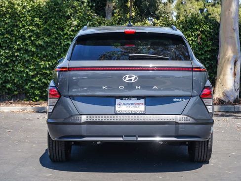 Certified 2024 Hyundai Kona SEL FWD image 5