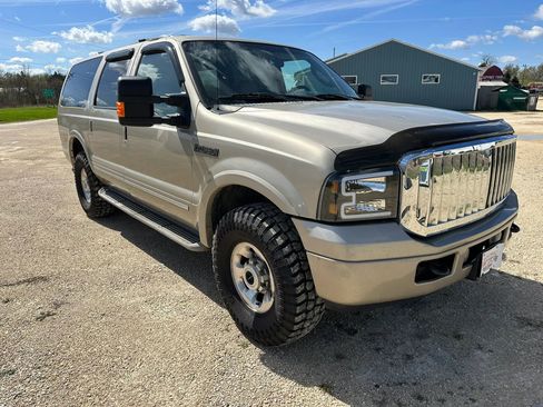 Used 2005 Ford Excursion Limited AWD/4WD image 4