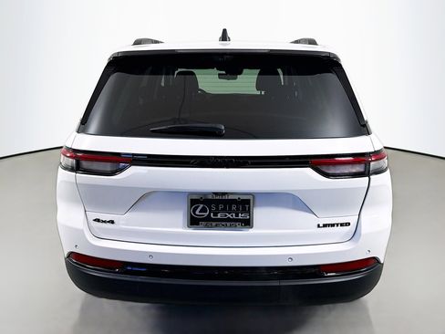 Used 2023 Jeep Grand Cherokee Limited w/ Luxury Tech Group II image 6