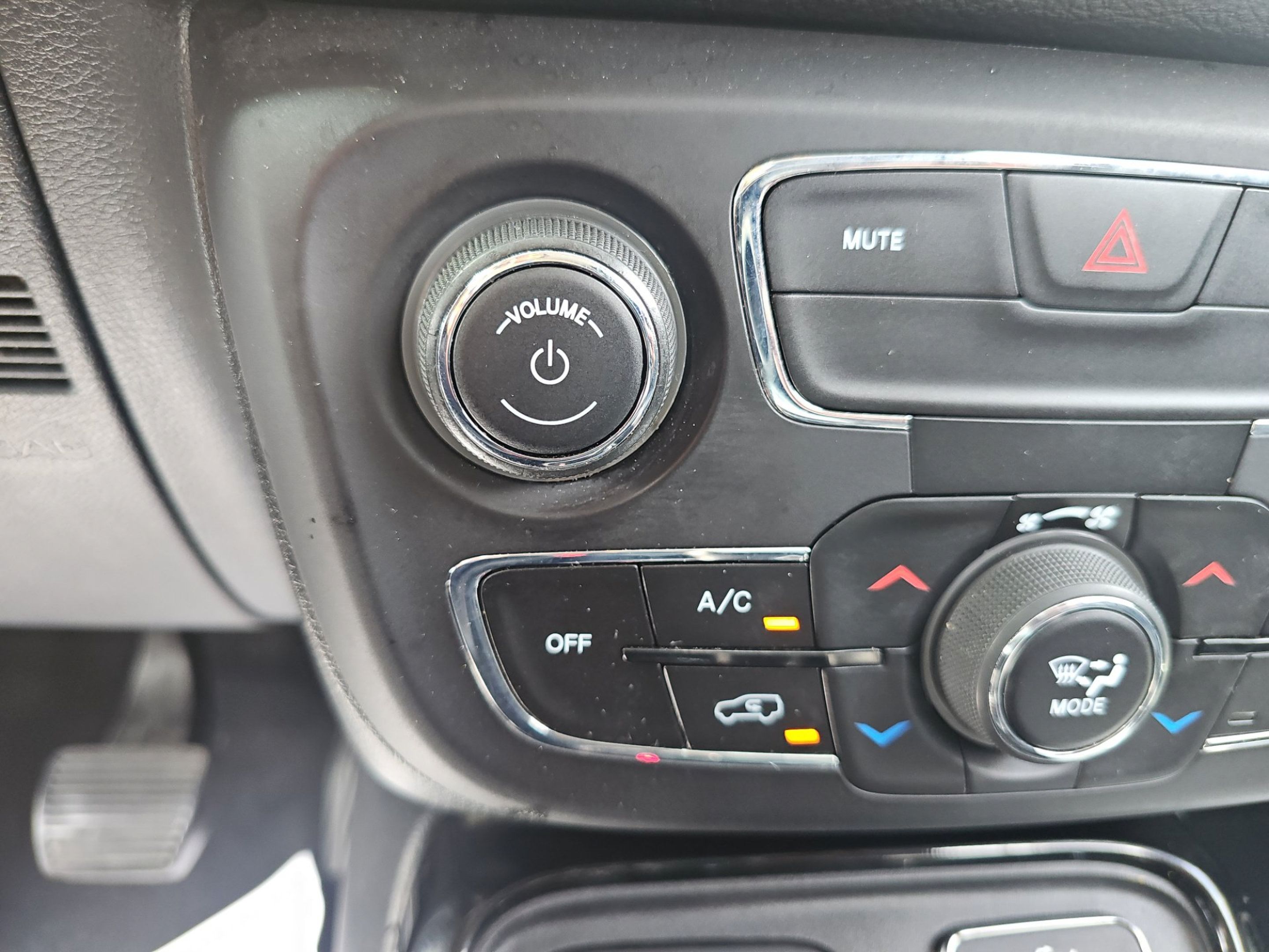 Used 2019 Jeep Compass Limited AWD/4WD image 25