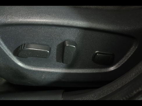 Used 2016 Nissan Rogue SV w/ SV Premium Package image 13