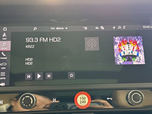 New 2026 Porsche Macan image 21