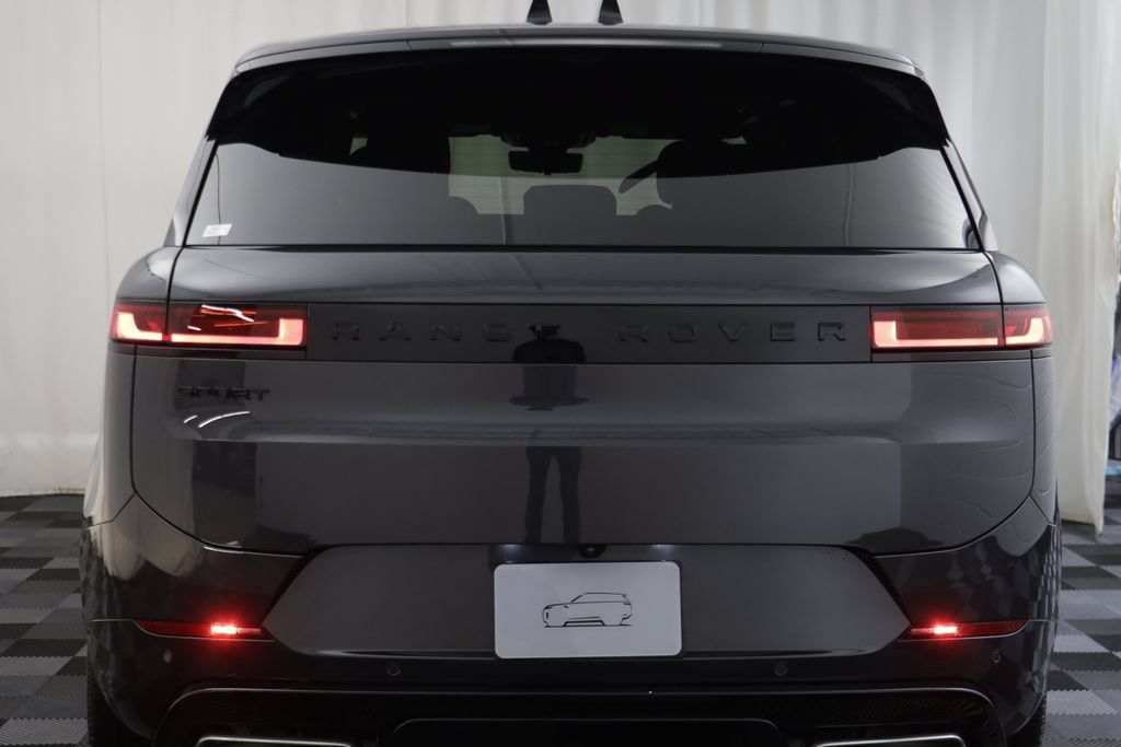 New 2026 Land Rover Range Rover Sport Dynamic SE AWD/4WD image 17