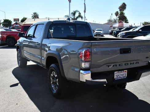 Used 2023 Toyota Tacoma TRD Off-Road w/ Black Out Package (TMS) AWD/4WD image 6