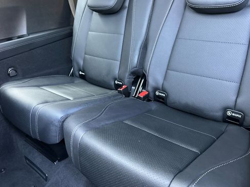 Used 2025 Mercedes-Benz GLS 450 4MATIC image 35