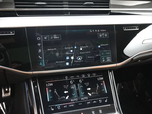 Used 2022 Audi S8 AWD/4WD image 16
