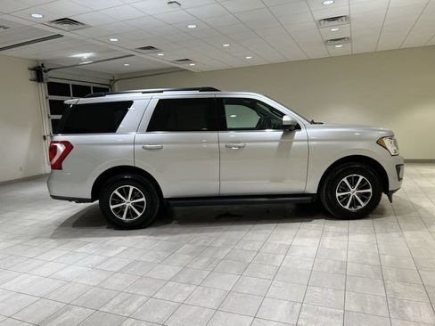 Used 2019 Ford Expedition XLT RWD image 6