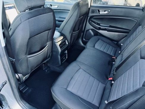 Used 2022 Ford Edge SE w/ Black Appearance Package image 19
