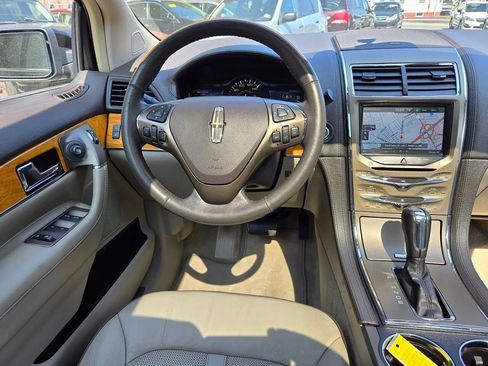 Used 2015 Lincoln MKX AWD w/ Equipment Group 102A image 2