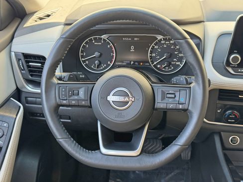 Used 2023 Nissan Rogue SV w/ SV Premium B Package FWD image 19