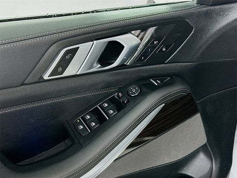 Used 2020 BMW X5 M50i image 18