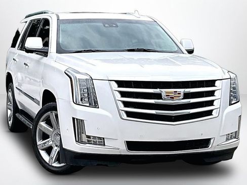 Used 2020 Cadillac Escalade Luxury AWD/4WD image 3