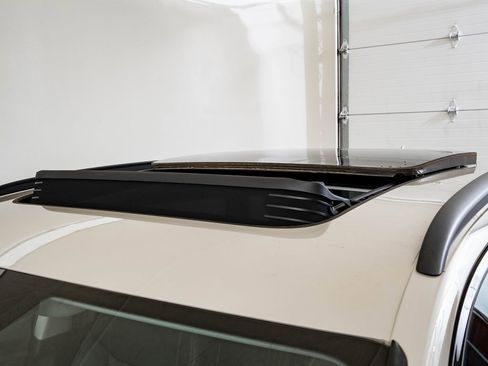 Used 2021 Audi e-tron Prestige w/ Prestige Package image 14