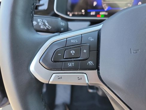 Used 2025 Volkswagen Jetta SE image 34