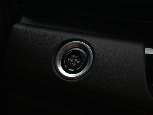 Certified 2022 Cadillac Escalade Premium Luxury RWD image 15