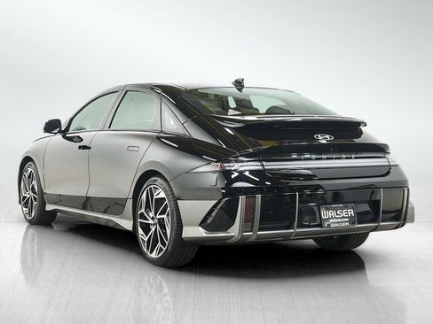 Certified 2025 Hyundai Ioniq 6 Limited AWD/4WD image 3
