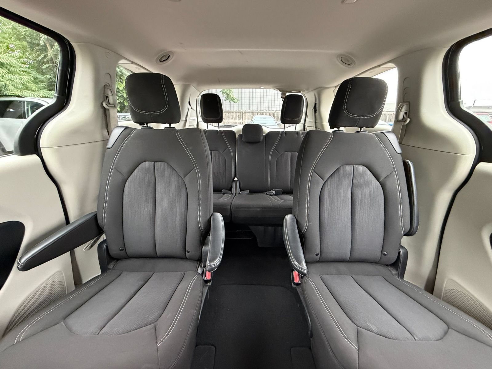 Used 2024 Chrysler Voyager LX FWD image 40