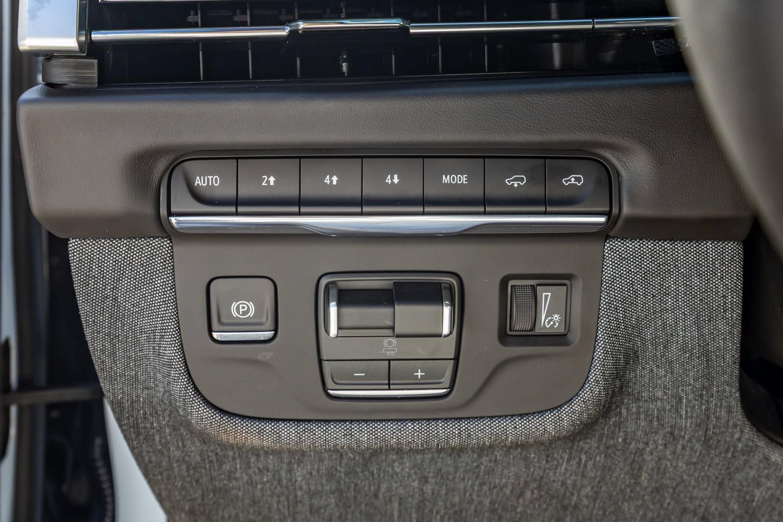 Used 2026 Cadillac Escalade Platinum Sport w/ LPO, Floor Liner Package AWD/4WD image 22