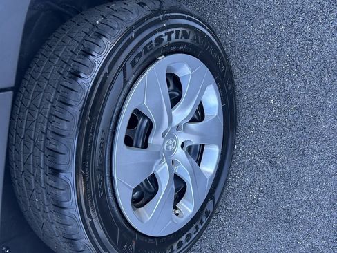 Certified 2022 Toyota RAV4 LE image 21