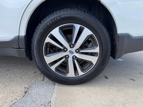 Used 2018 Subaru Outback 2.5i Limited w/ Popular Package #2 image 9