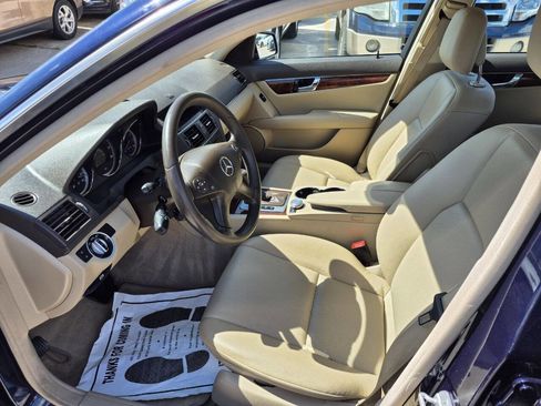 Used 2011 Mercedes-Benz C 300 4MATIC Sedan image 11