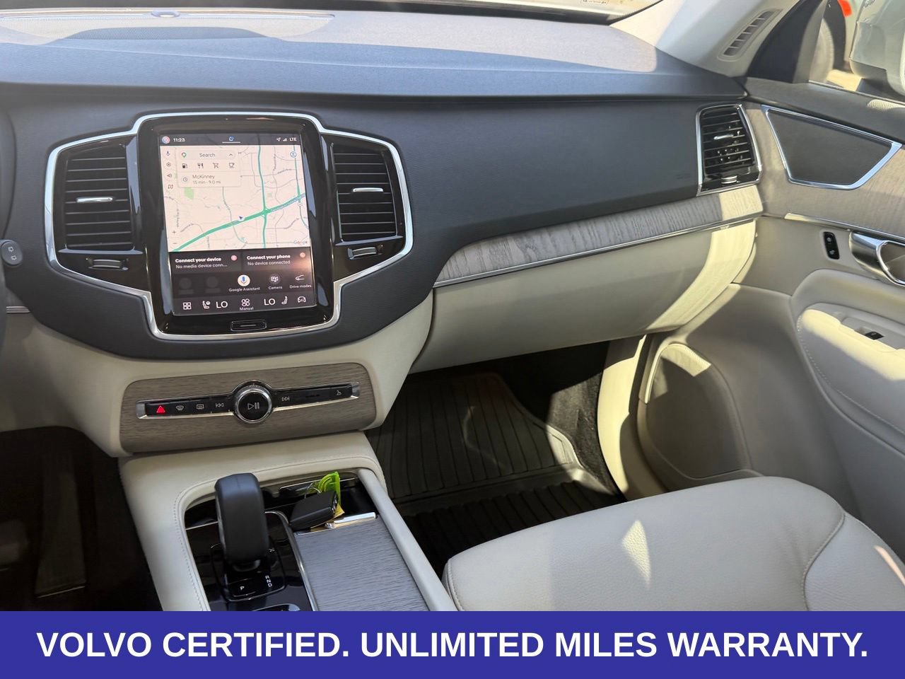 Certified 2025 Volvo XC90 B6 Plus w/ Protection Package Premier AWD/4WD image 16