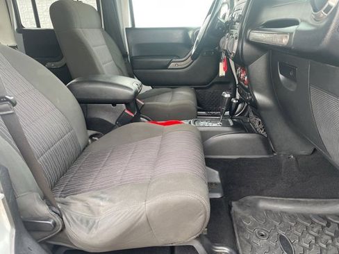 Used 2012 Jeep Wrangler Unlimited Sport image 15